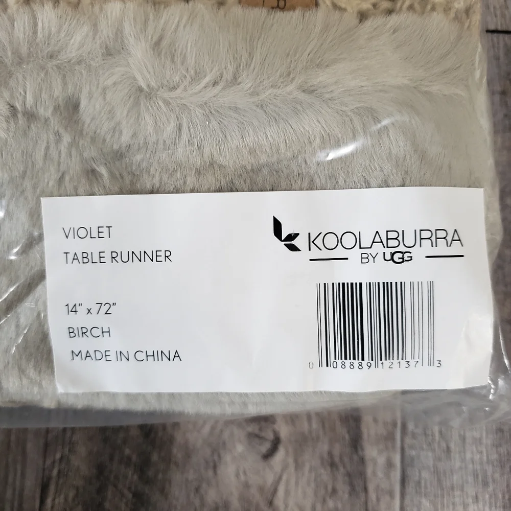 NWT UGG Table Runner (Koolaburra, Cable Knit and Faux Fir Trim) - Picture 5 of 8